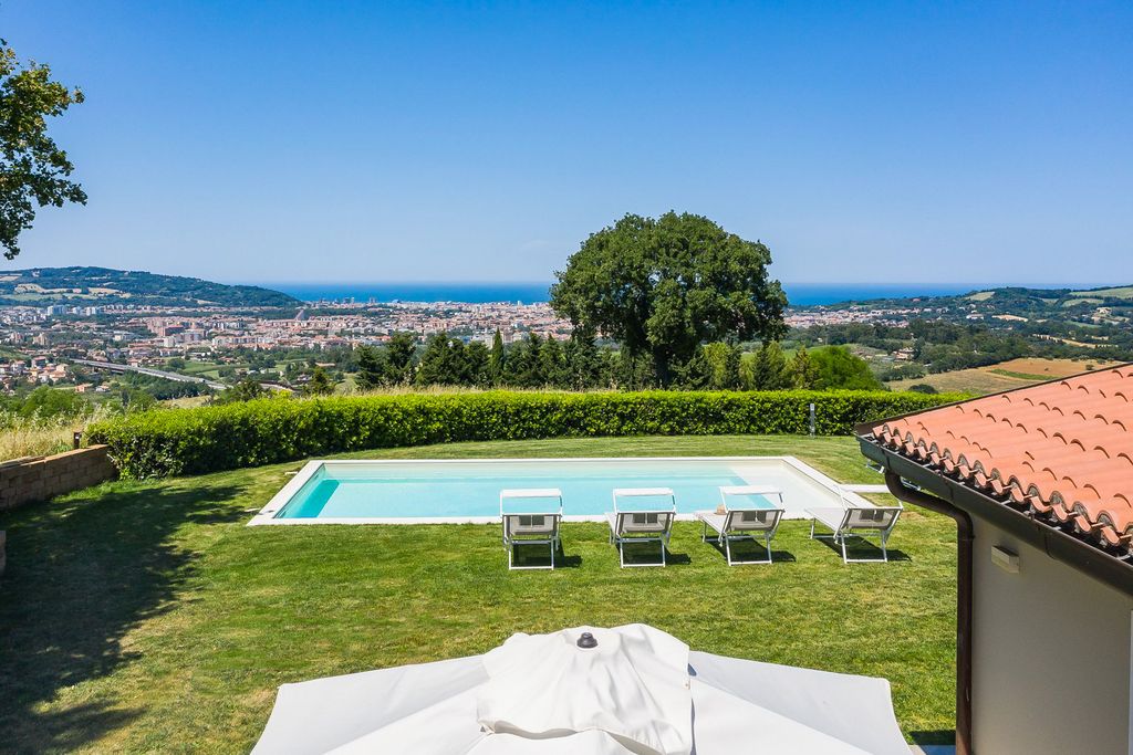 Villa Castagni Marche Olivers Travels 02