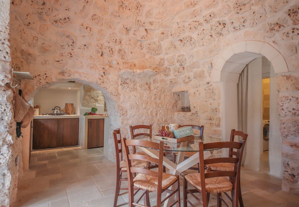 Trullo Tito Puglia Olivers Travels 05