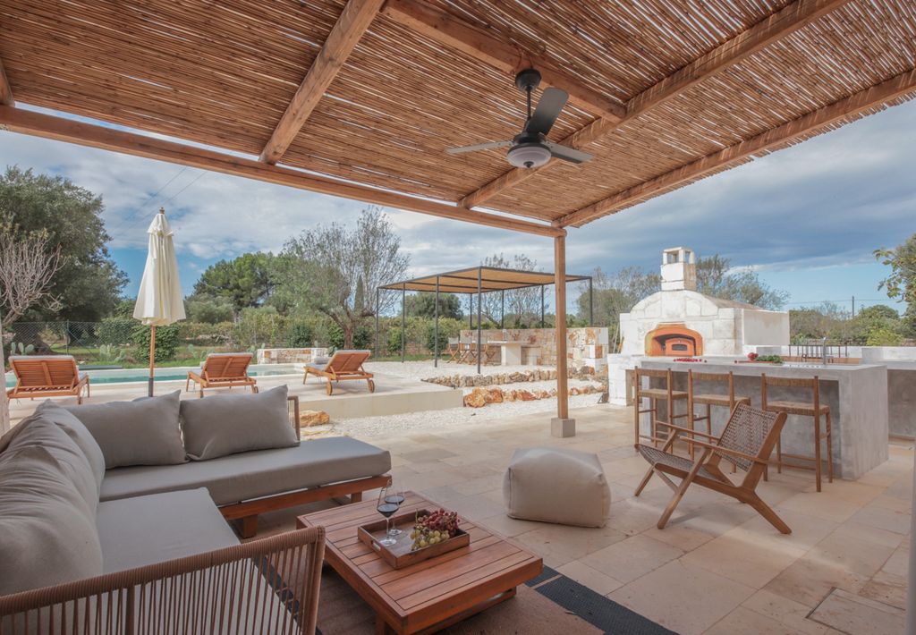 Trullo Tito Puglia Olivers Travels 02