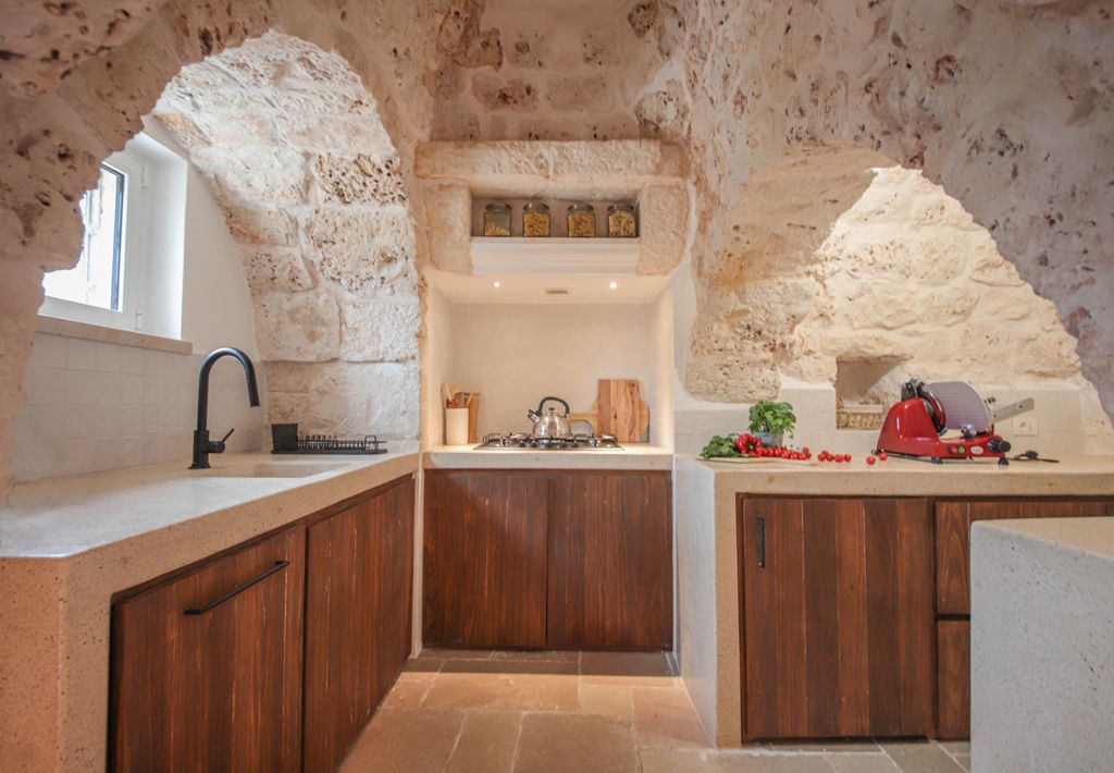 Trullo Tito Puglia Olivers Travels 04