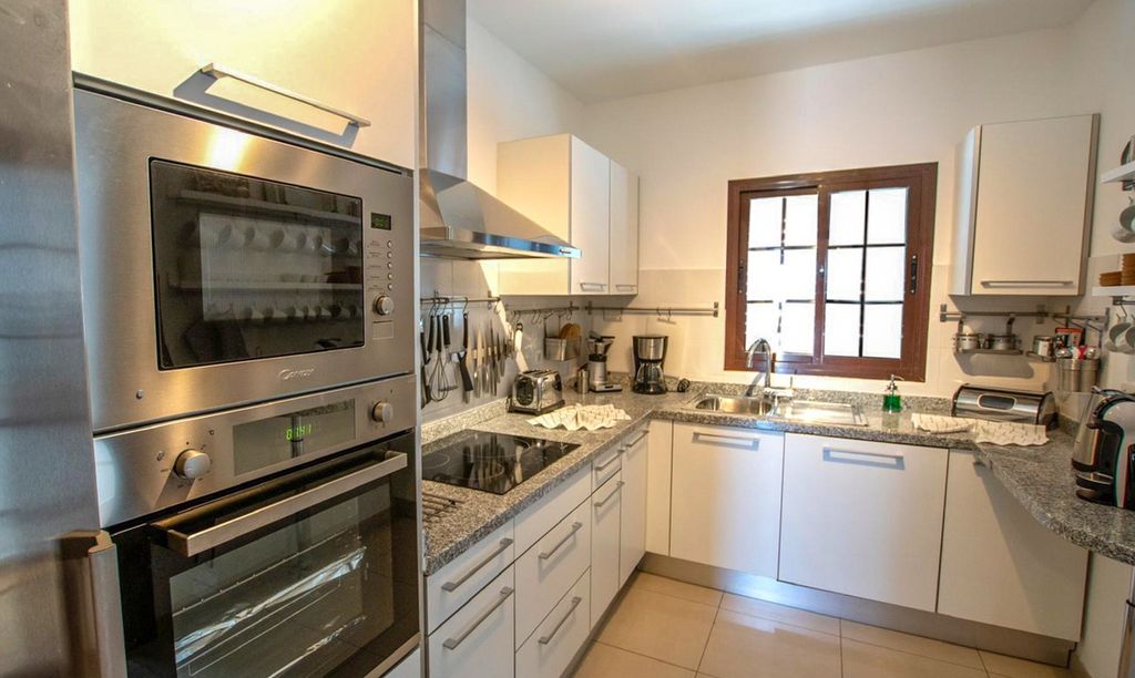 Casa Azalea Lanzarote Olivers Travels 4