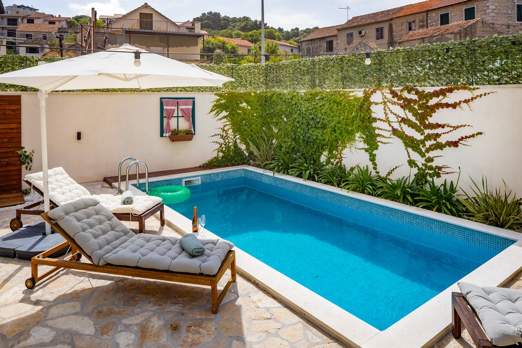 Villa Zenna Hvar Croatia OliversTravels 2