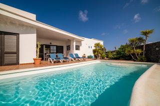 Villa Dino Lanzarote Olivers Travels 1