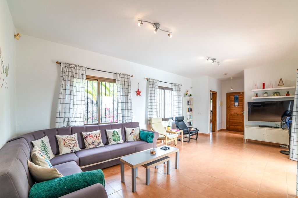 Villa Dino Lanzarote Olivers Travels 3