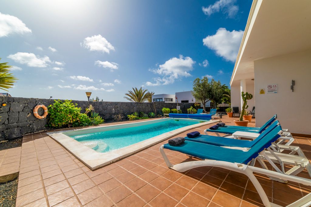 Villa Dino Lanzarote Olivers Travels 5