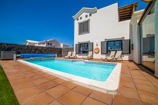 Villa Grecia Lanzarote Olivers Travels 1