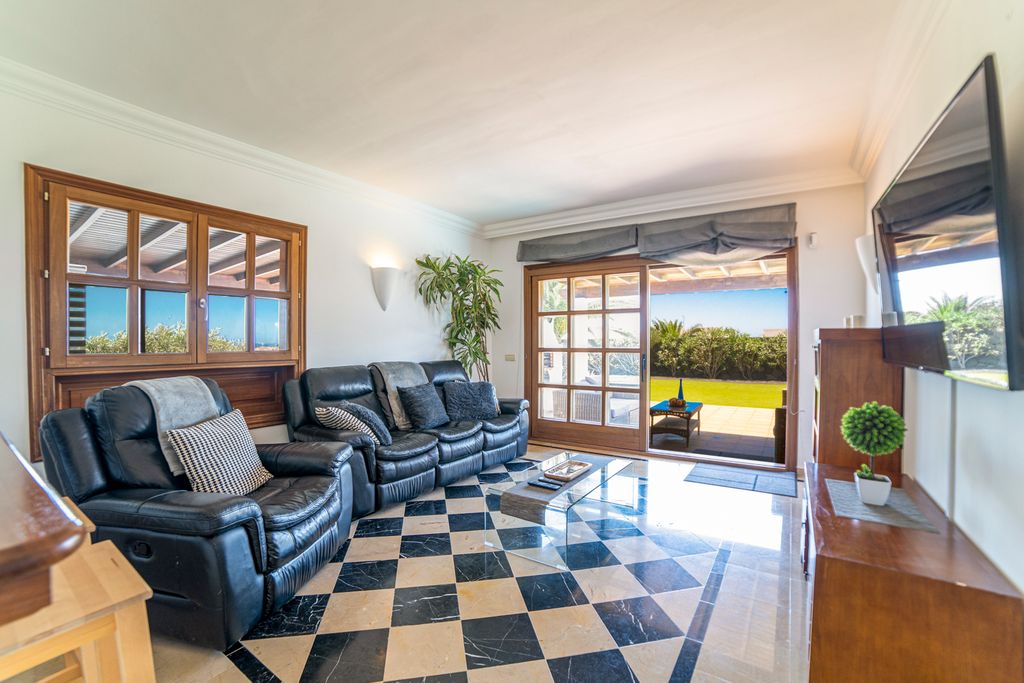 Villa Grecia Lanzarote Olivers Travels 3