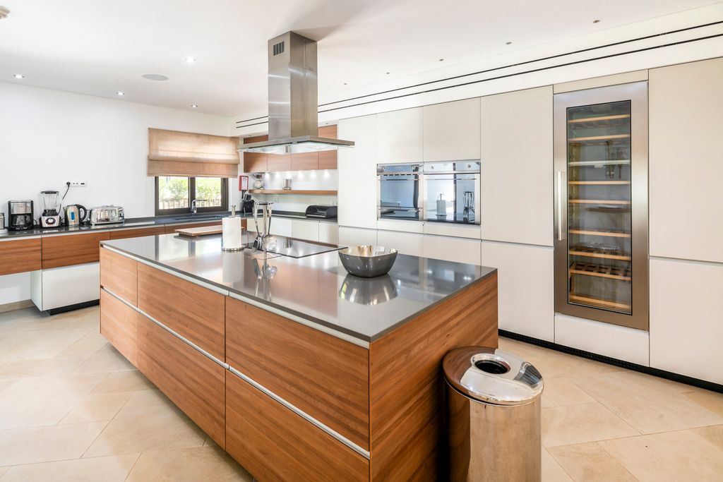 Sunset Bay Mansion Boliqueime Olivers Travels 5