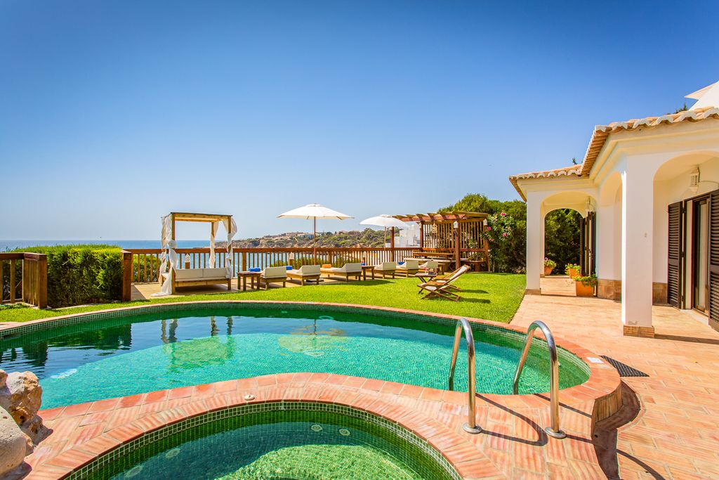 Albufeira Crest Villa Algarve Olivers Travels 2