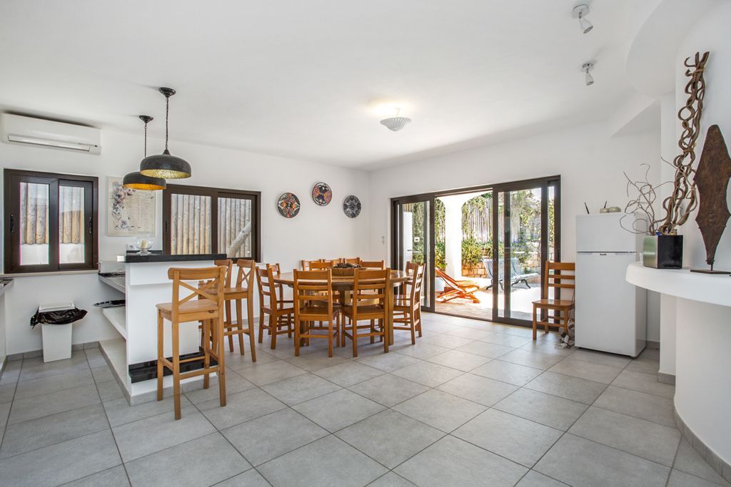 Albufeira Crest Villa Algarve Olivers Travels 5