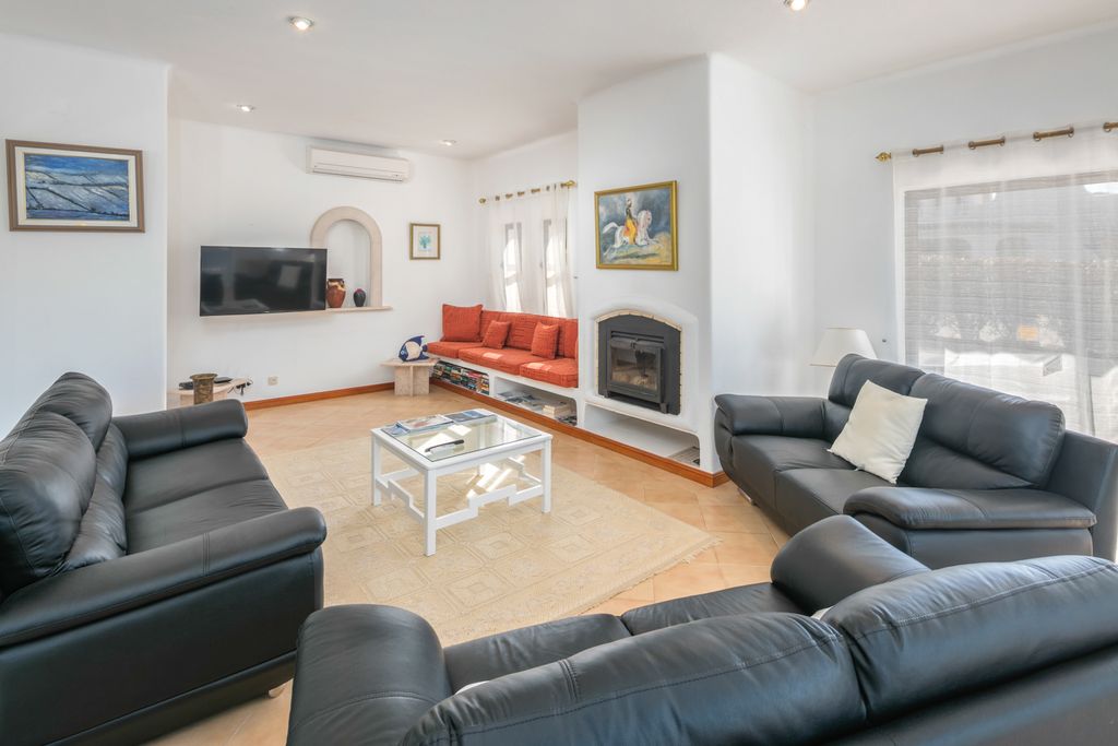 Emerald Escape Villa Algarve Olivers Travels 3