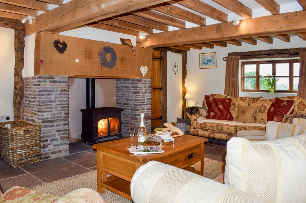 Hillside Farmhouse Heart England Olivers Travels 3