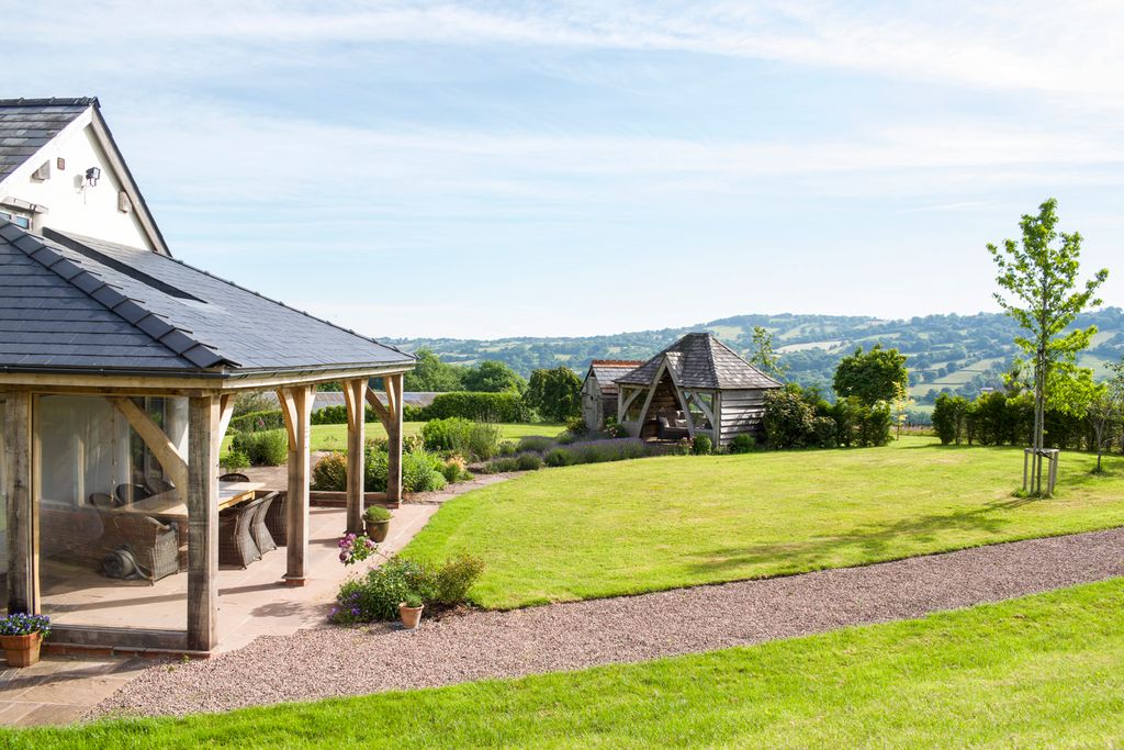 Hillside Farmhouse Heart England Olivers Travels 2