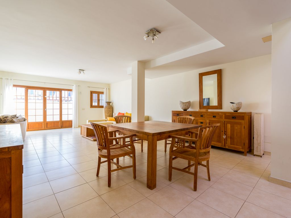 Casa Lobos Lanzarote Olivers Travels 3