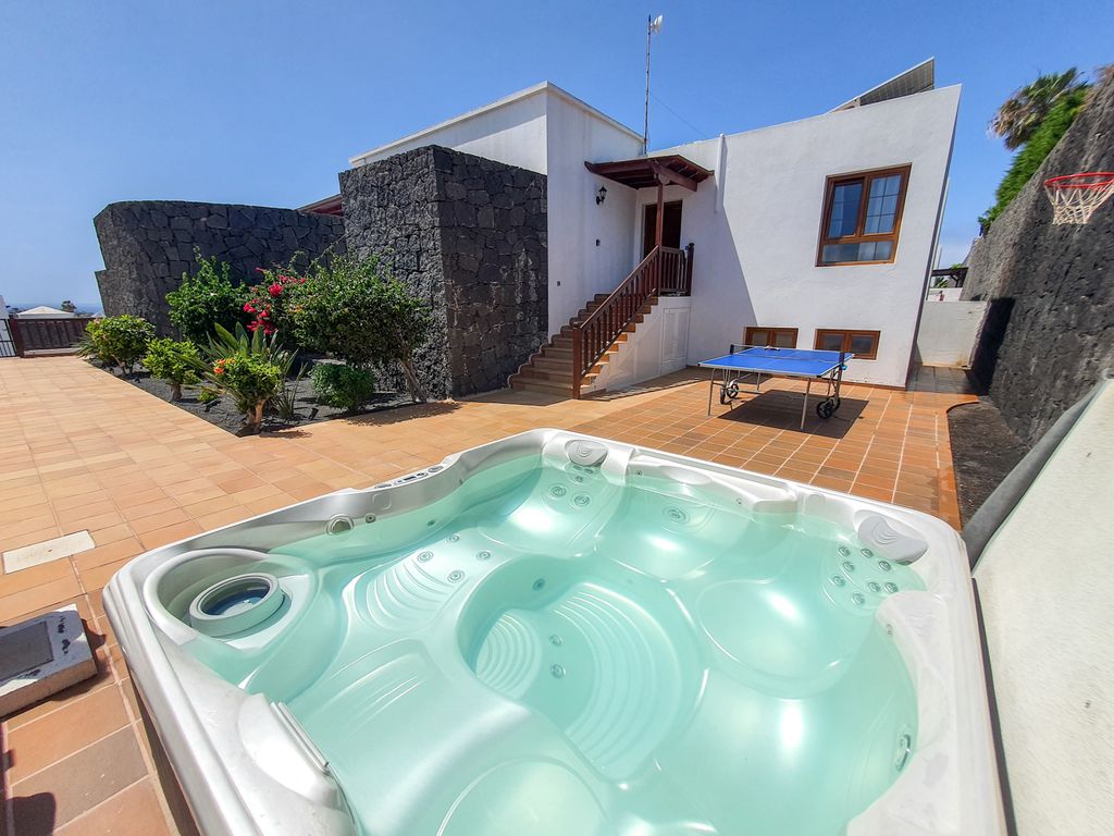 Casa Lobos Lanzarote Olivers Travels 5