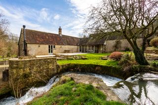 Threshing Mill Cotswolds Olivers Travels 1
