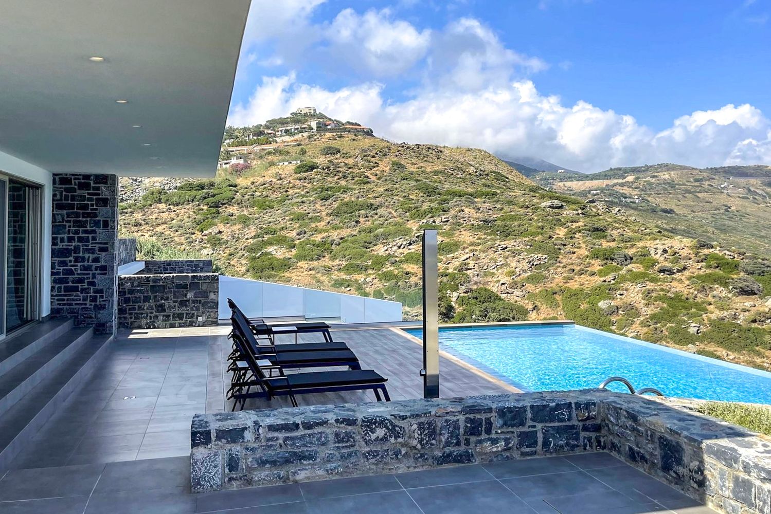 Rock Bay Villas - Villa Aroma