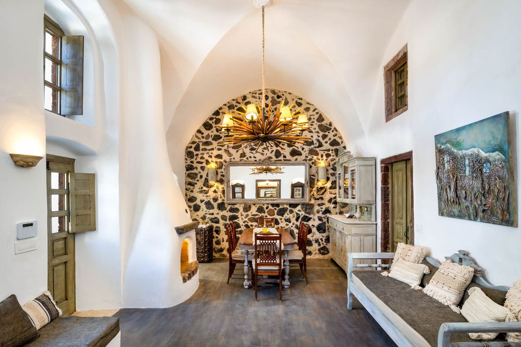 Villa Castelli Greece Santorini OliversTravels 3