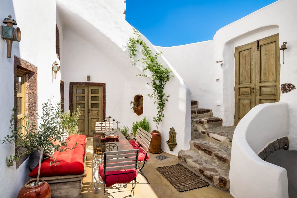 Villa Castelli Greece Santorini OliversTravels 4