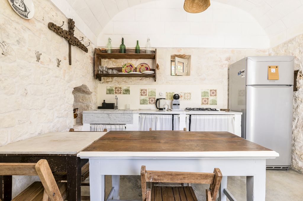 Trullo Sole Puglia Olivers Travels 4
