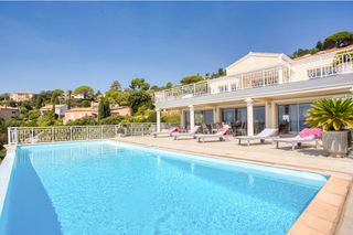 Dans Le Bleu Provence OliversTravels 1