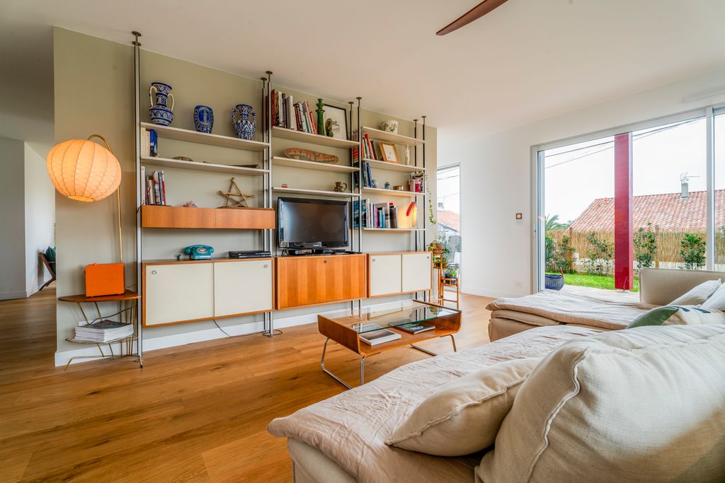 Maison des Marches Biarritz Olivers Travels 3