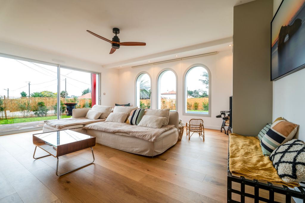 Maison des Marches Biarritz Olivers Travels 4