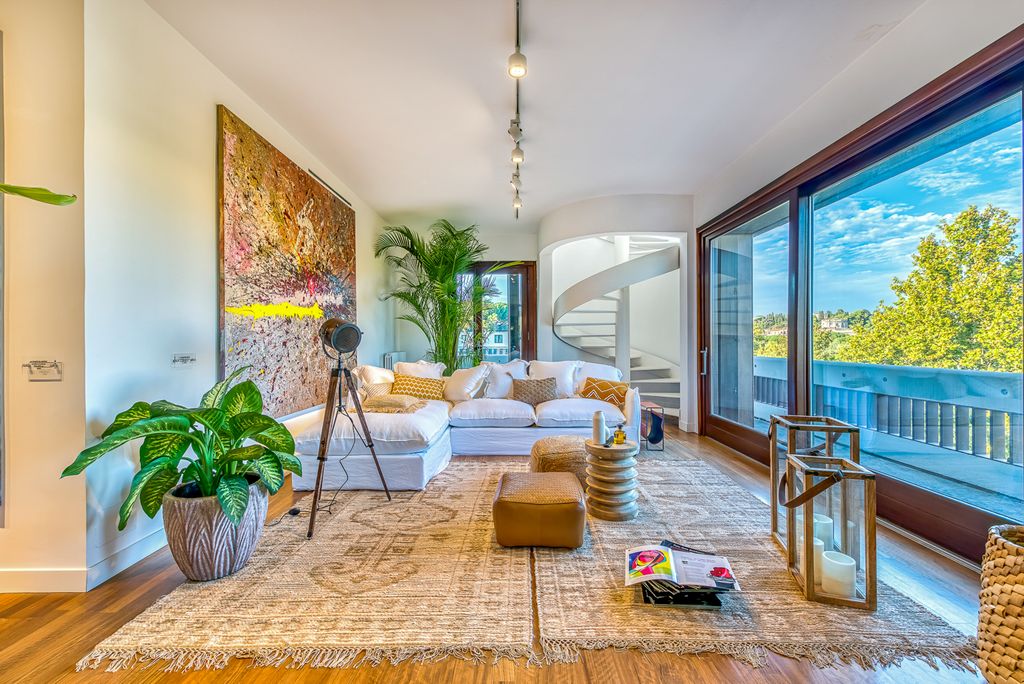 Skylife Peacock Penthouse Rome Olivers Travels 2 01