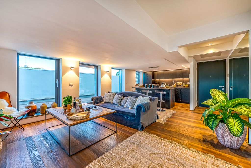 Skylife Sunshine Apartment Rome Olivers Travels 4 01