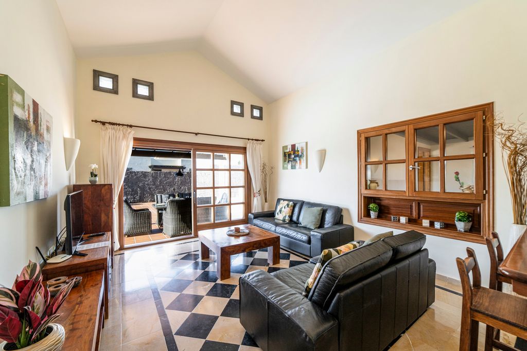 Villa Ruma Lanzarote Olivers Travels 3