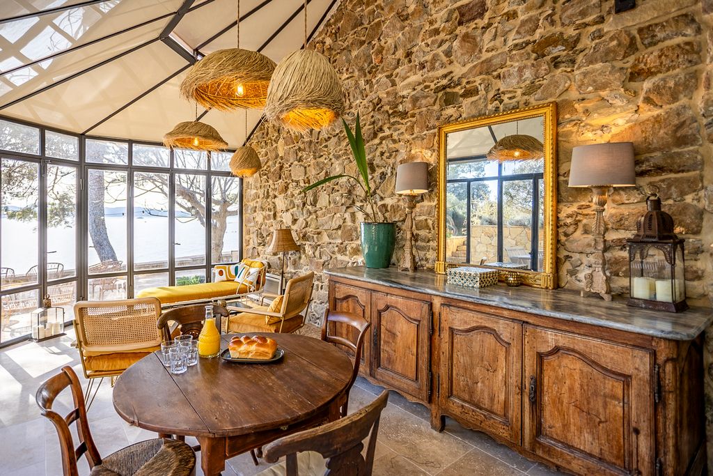 Villa de la Baie French Riviera Olivers Travels 5