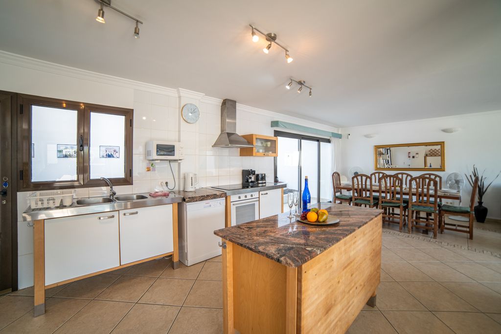 Villa Graciosa Lanzarote Olivers Travels 5