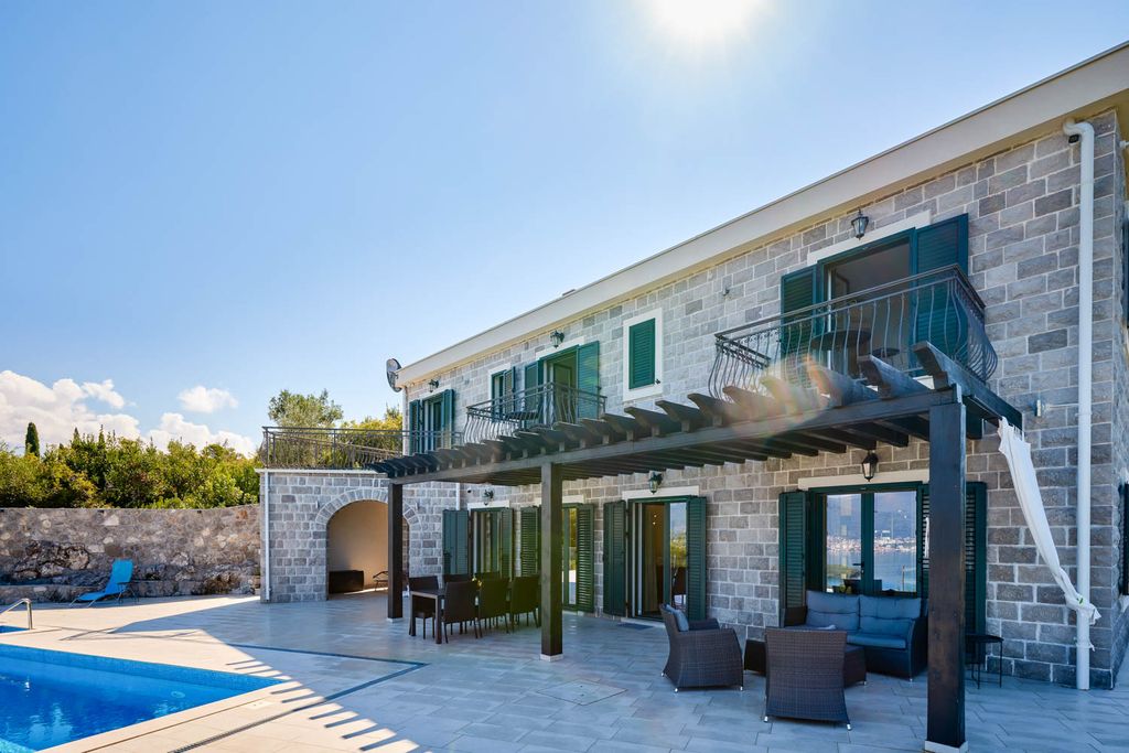 Villa Mirage Bay of Kotor Montenegro OliversTravels 1