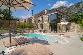 Villa Kastro Mainland Greece Olivers Travels 1