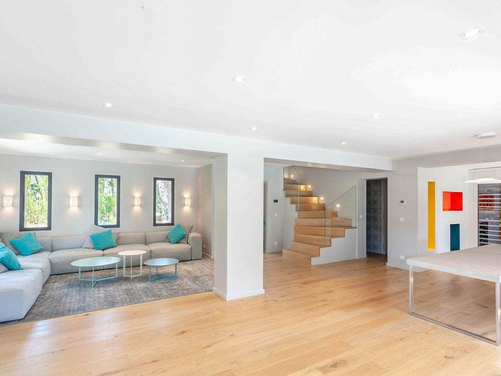 Signe De Paix French Riviera Olivers Travels 3