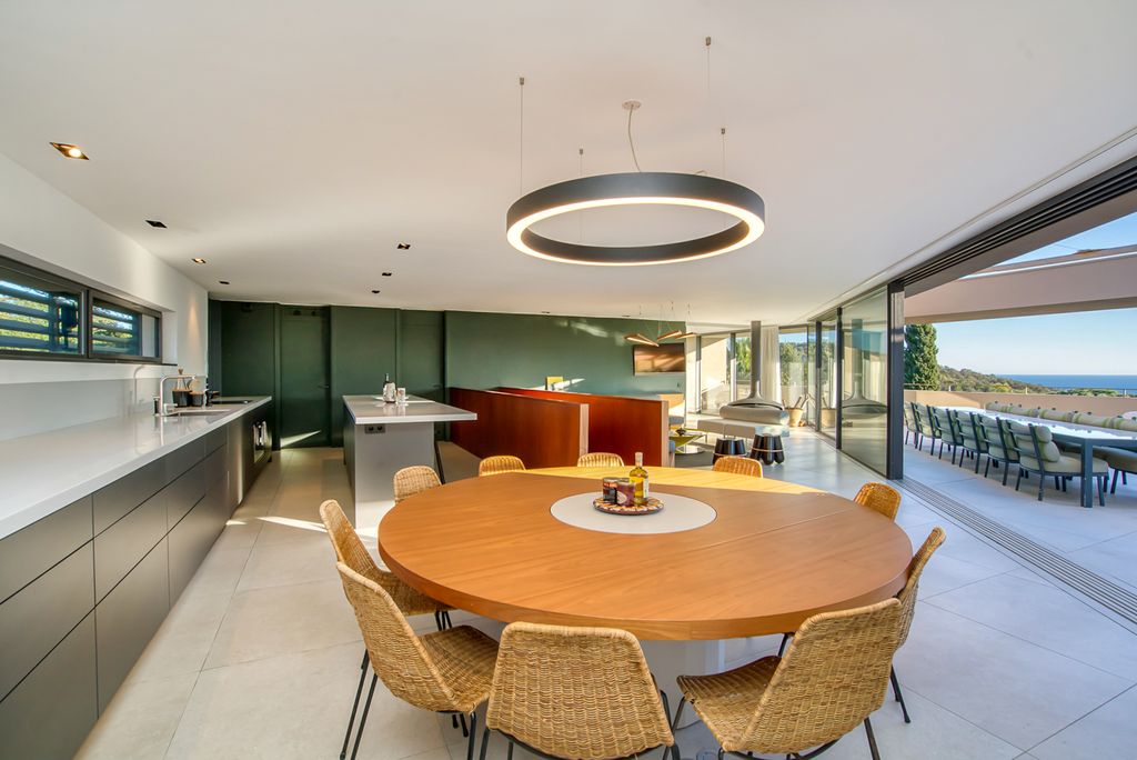 Villa Magnum French Riviera Olivers Travels 4