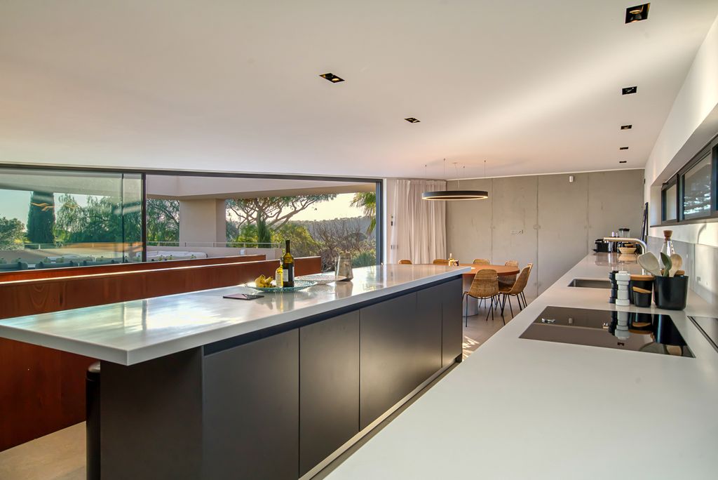 Villa Magnum French Riviera Olivers Travels 5