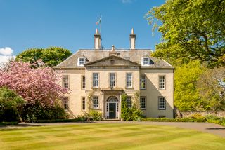 Blossom Mansion Scotland Olivers Travels 1