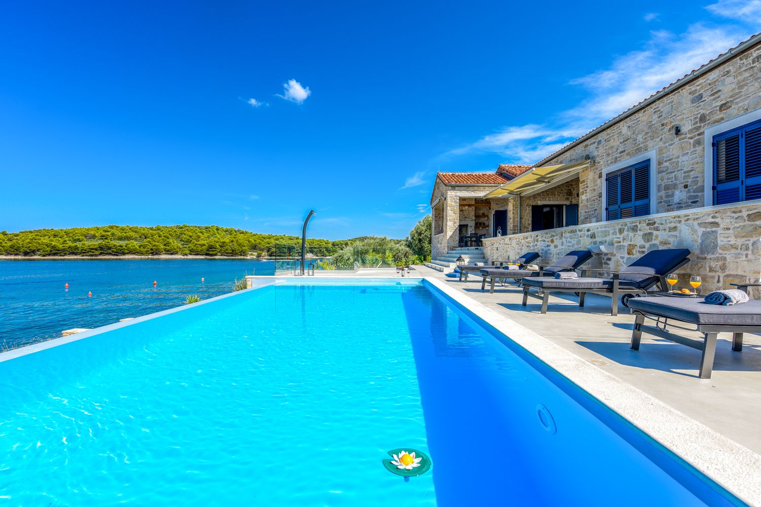 Villa Akira