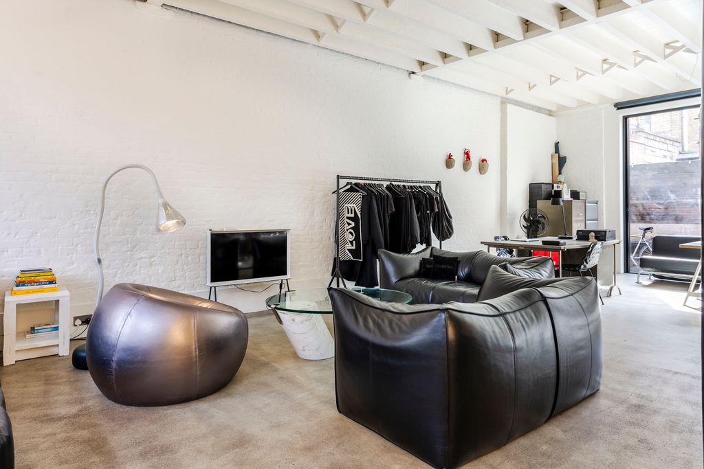 Minimal Luxe Mews London Olivers Travels 4