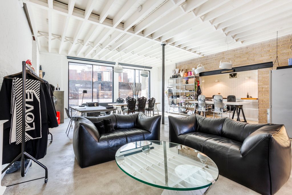 Minimal Luxe Mews London Olivers Travels 3