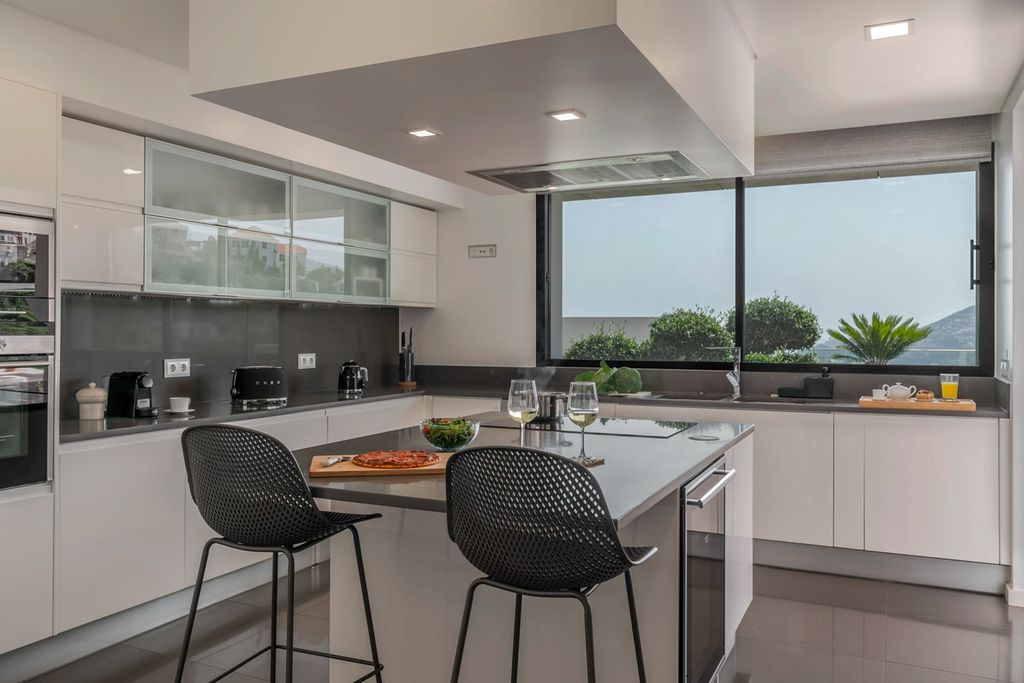 Villa Terco Funchal Olivers Travels 5