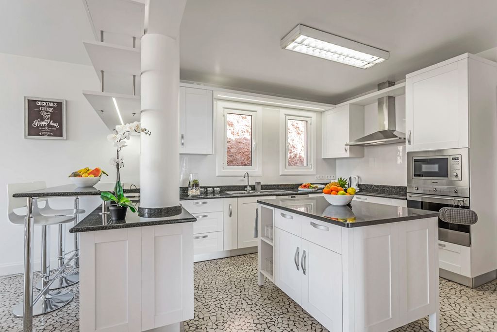 Villa Assicom Funchal Olivers Travels 5