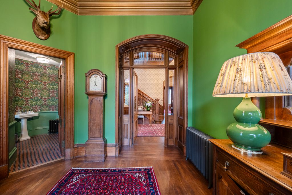 Freya House Scotland Olivers Travels 7