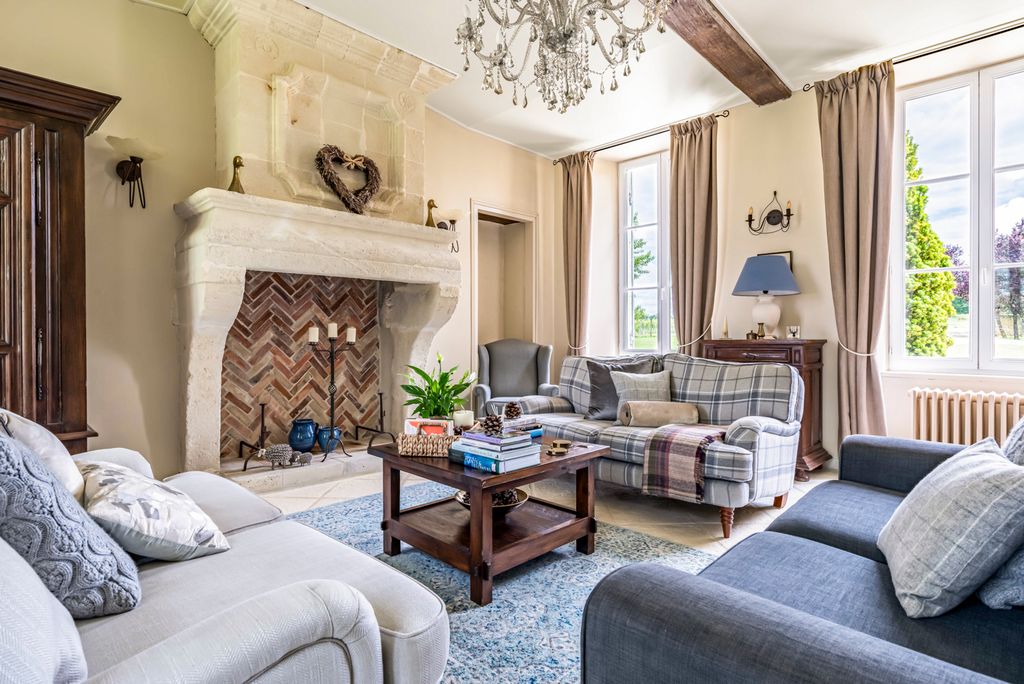 Maison Poutrelles Aquitaine Olivers Travels3