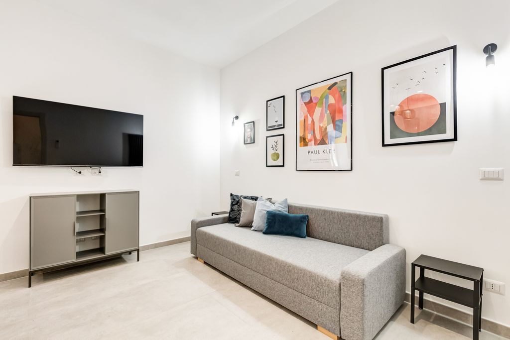 Melo Residence Rome Italy OliversTravels 3