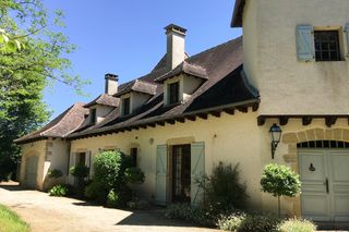 Maison Floral Dordogne France OliversTravels 1