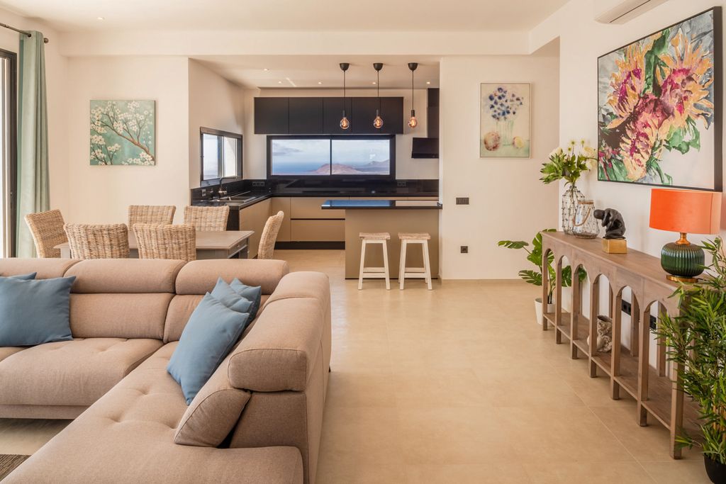 Villa Capricania Lanzarote Olivers Travels 4