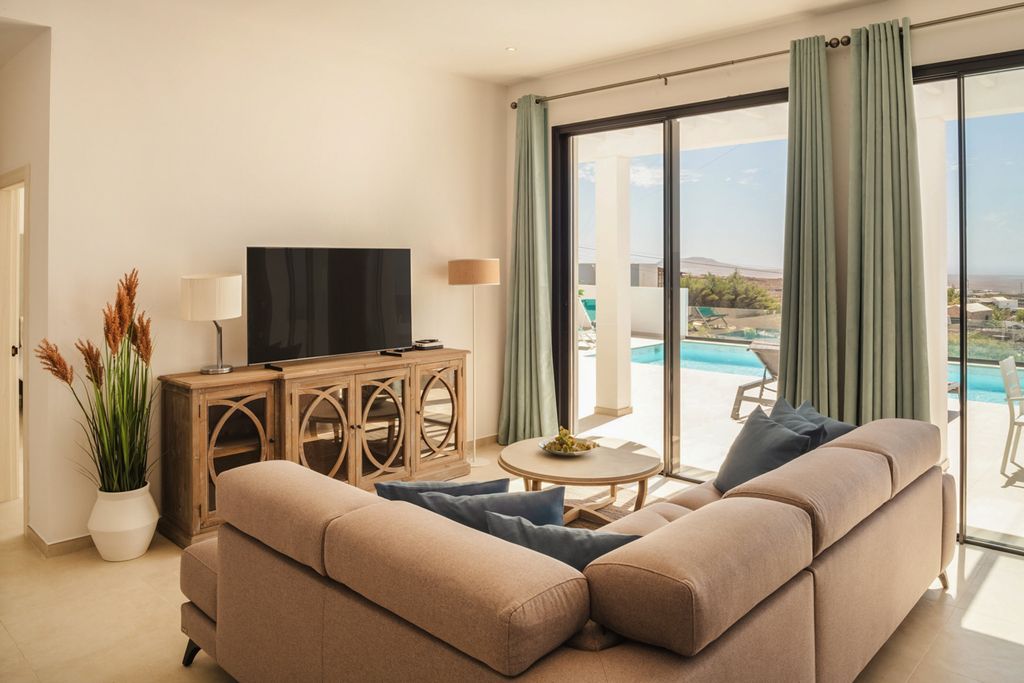 Villa Capricania Lanzarote Olivers Travels 3