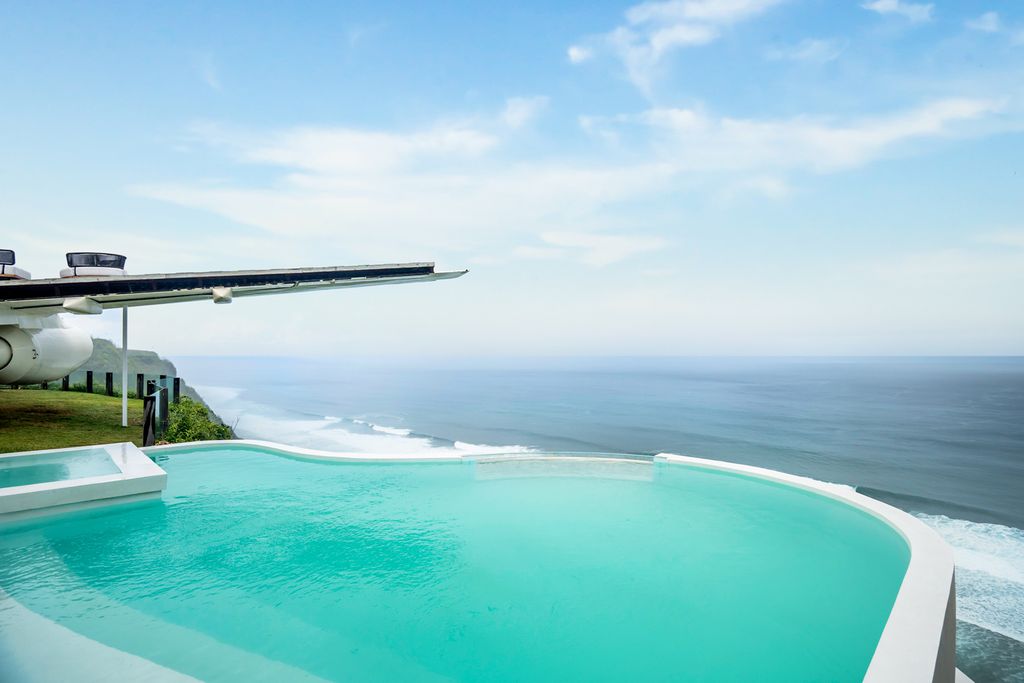 Pesawat Villa Uluwatu Bali OliversTravels 2